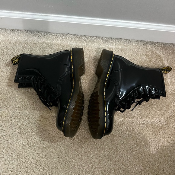 Dr Marten 1460 WOMEN'S PATENT LEATHER LACE UP BOOTS - Picture 9 of 13